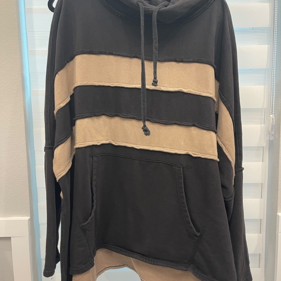 Like New Free People Spotted In Stripes Pullover Hood Slouchy Top Size M - Picture 4 of 7